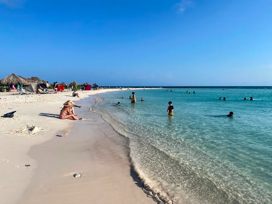 Things to do with kids in Aruba baby beach